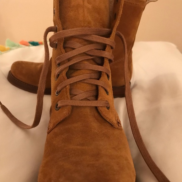 Frye Shoes - **SALE**price drop💥Frye Veronica Combat Boots